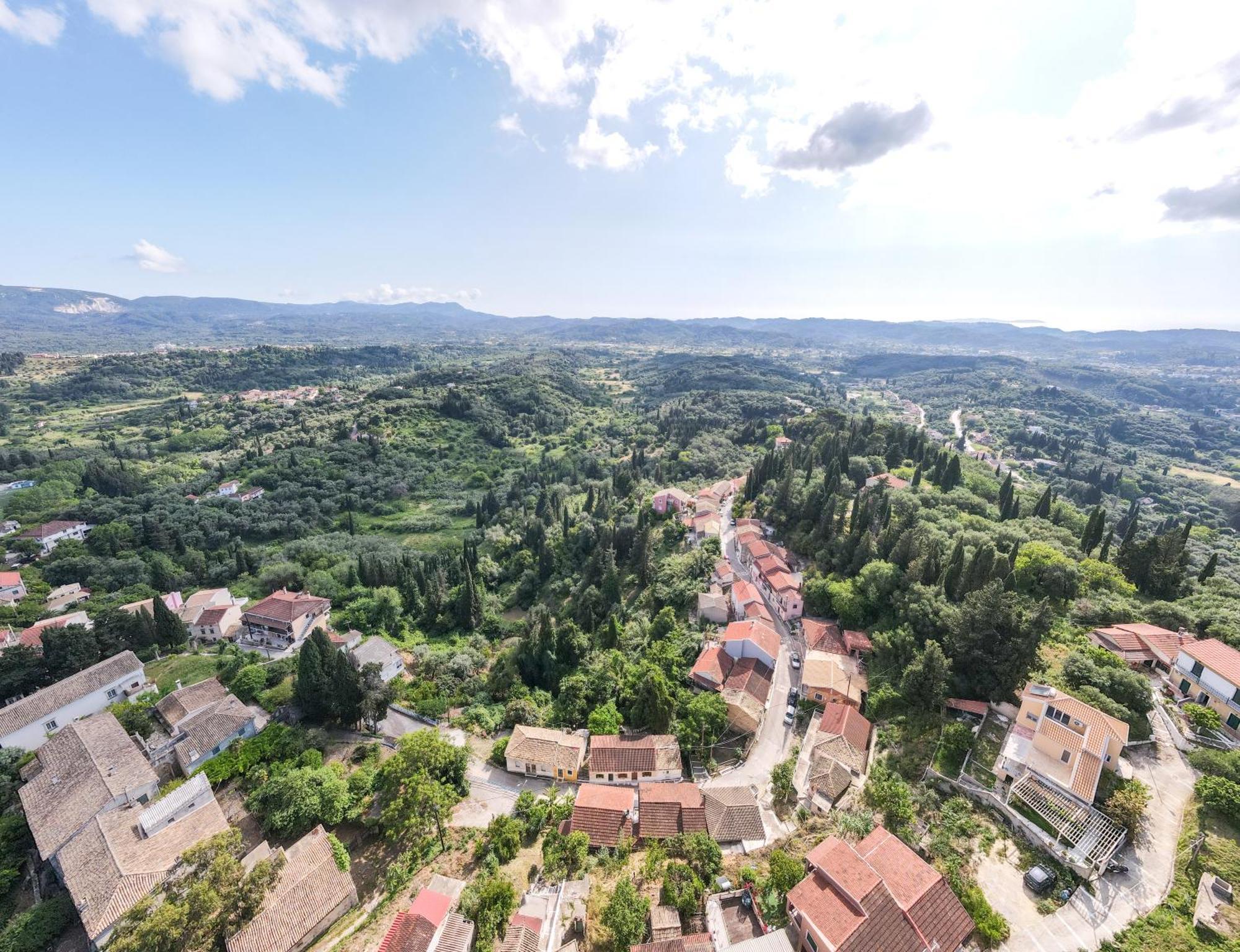 Appartement Cozy 2 Bedrooms On The Hill W/netflix Karousádes