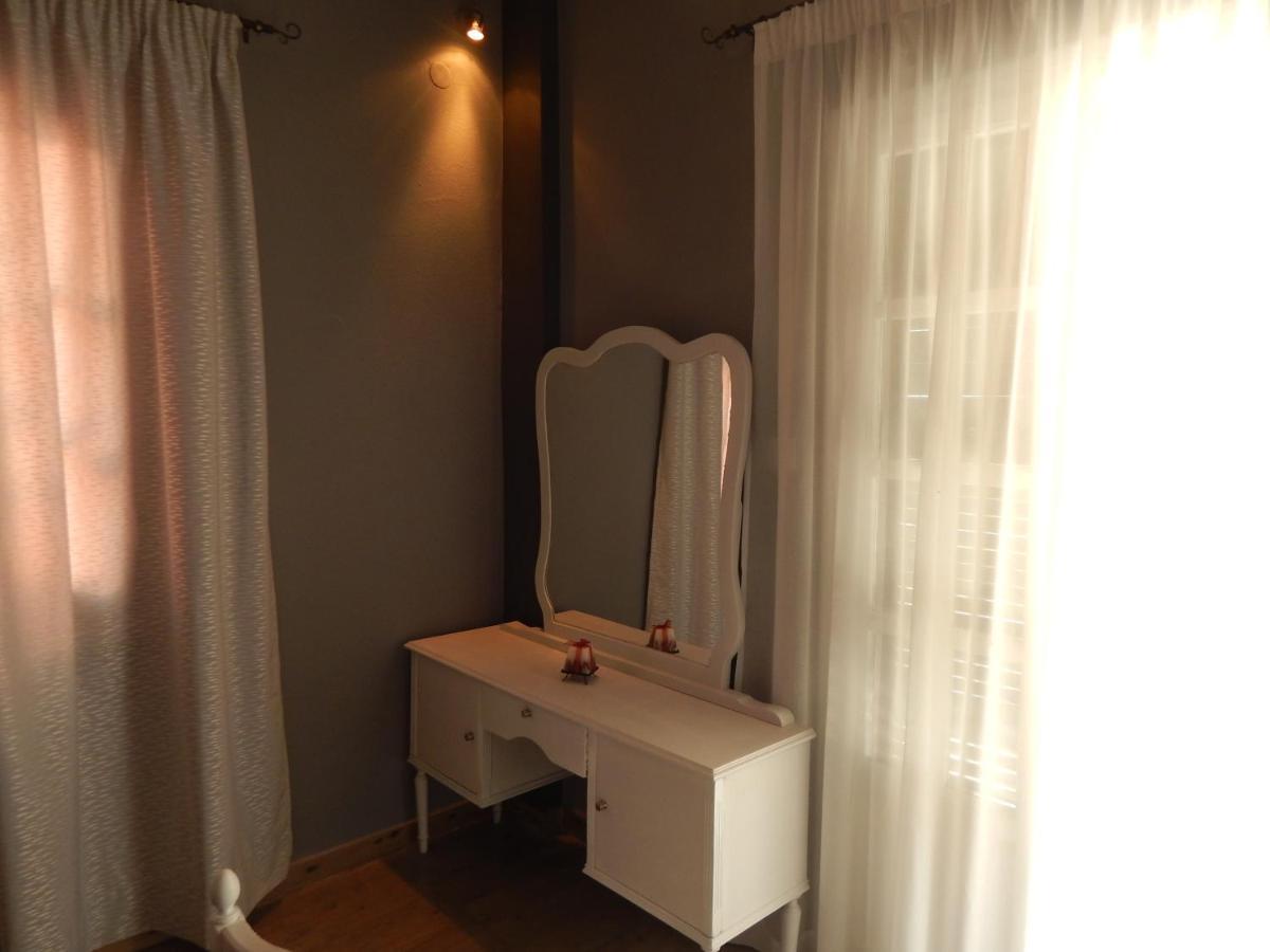Cozy 2 Bedrooms On The Hill W/netflix Apartment Karousades (Esperies)